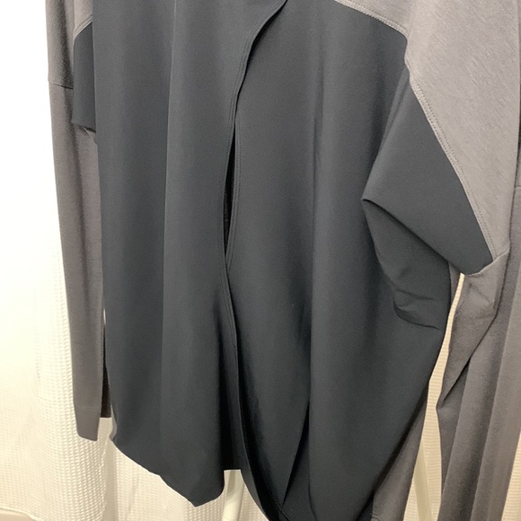 Long sleeve Lole top - Small - Picture 3 of 7